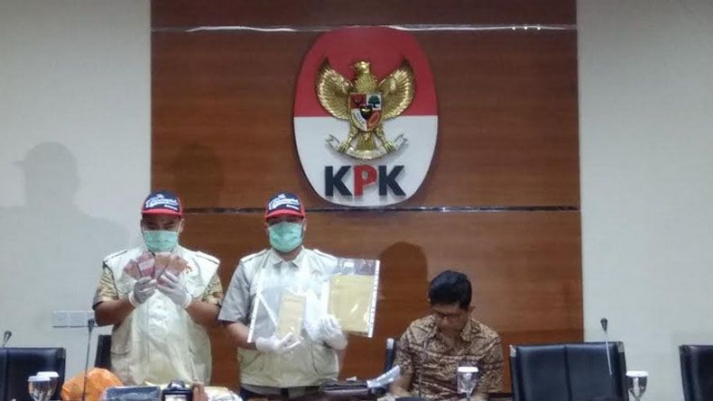 Gelar Perkara KPK, Romy Diduga Terima Suap Rp300 Juta