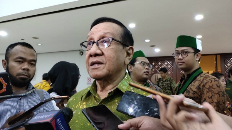 Akbar Tanjung : Saya Kehilangan Sosok Fahmi Idris, Kami Berjuang Bersama sejak Mahasiswa