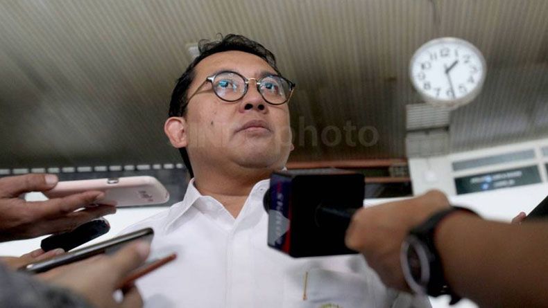 Polemik Puisi Doa Yang Tertukar, Relawan Jokowi Desak Fadli Minta Maaf