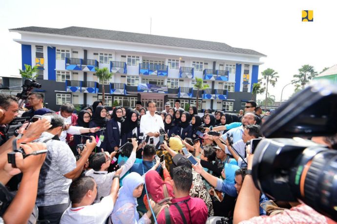 Jokowi Resmikan Rusun Mahasiswa IAIN, STKIP PGRI Tulungagung dan MBR