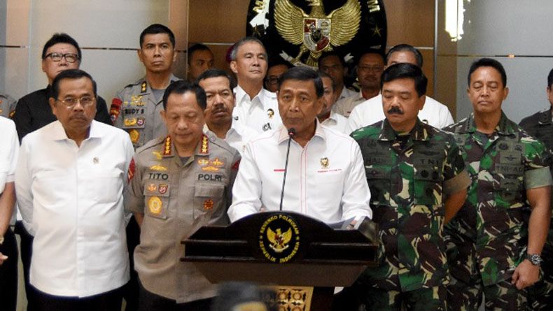 Wiranto Ajak Mahfud, Muladi dan Romli Gabung Tim Bantuan Hukum