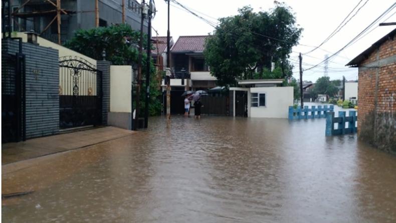 Banjir Rendam Perumahan di Jakarta Selatan dan Tangerang, Akses Jalan Terputus