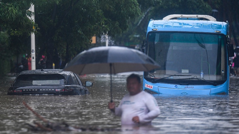 Banjir dan Pemadaman Listrik Berdampak pada Jaringan Telekomunikasi