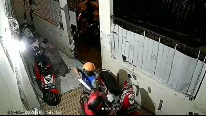 Kawanan Begal Bersenjata Tajam Beraksi di Makassar, Pengemudi Ojol Jadi Korban