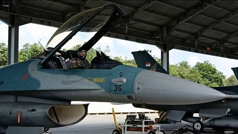  TNI AU Terjunkan Jet Tempur F-16  Amankan Wilayah Udara  Riau