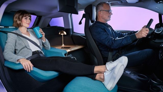 BMW Pamerkan Mobil Konsep Nyaman Minimalis, Komponen Dapat Didaur Ulang