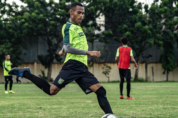 Tinggalkan Persebaya, Ruben Sanadi Pamitan Lewat Instagram