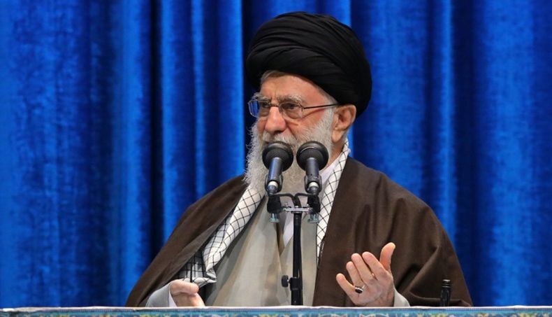 Pemimpin Tertinggi Iran Khamenei Sebut Uni Emirat Khianati Dunia Islam dan Arab