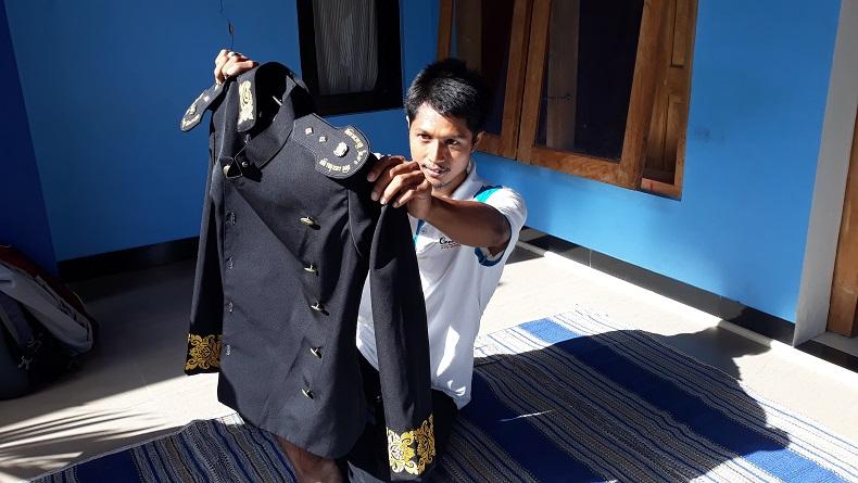 Miris, Pria Ini Utang Teman untuk Bayar Seragam Keraton Agung Sejagat