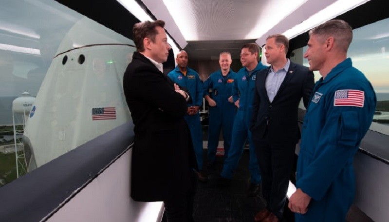 Elon Musk Prediksi Misi Berawak SpaceX Terjadi di Kuartal Kedua 2020