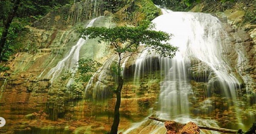 5 Air Terjun di Indonesia Ini Terkenal Instagramable, Ada yang Berundak hingga 12 Tingkat