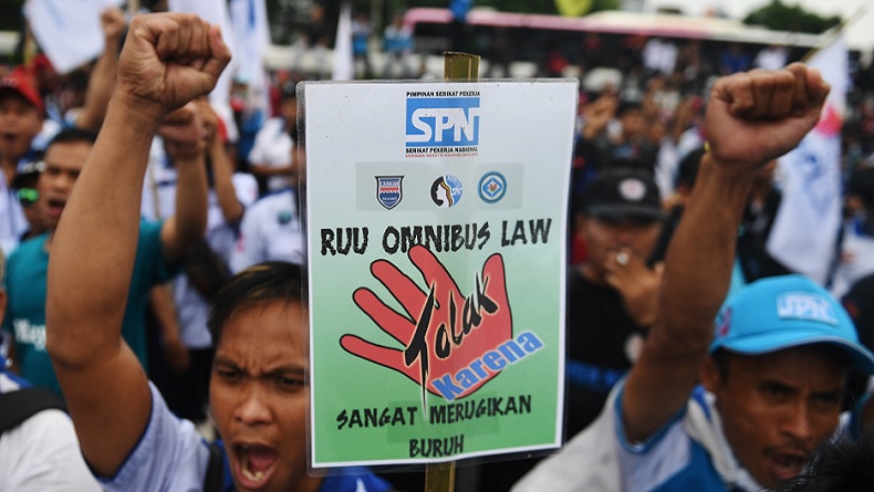 Hari Ini Buruh dan Mahasiswa di Jatim Kembali Demo Tolak Omnibus Law