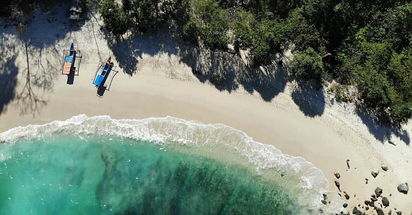 Terpikat Keindahan Teluk Ijo Banyuwangi, Pasir Putih dengan Air Laut Kehijauan