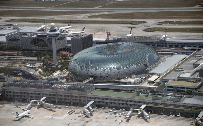 Mulai 2 Juni, Penumpang Pesawat Internasional Diizinkan Transit di Singapura