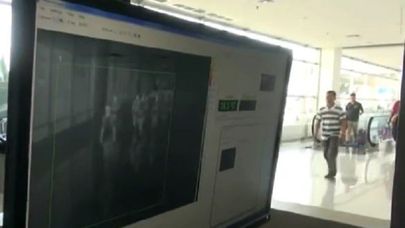 Waspada Virus Korona, KKP Surabaya Pasang Body Thermal Scanner di Bandara Juanda
