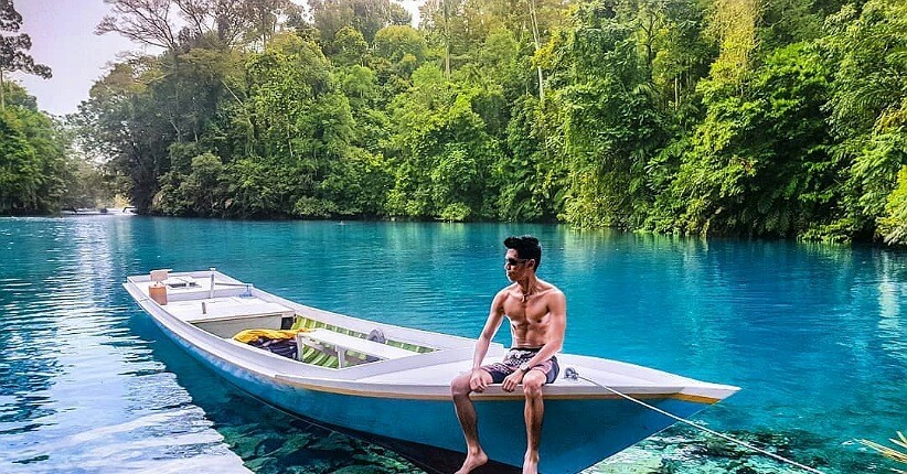 Terpikat Keindahan Danau Dua Rasa di Kalimantan, Airnya Asin dan Tawar