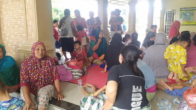 Banjir di Medan Labuhan Belum Surut, Puluhan Warga Terpaksa Mengungsi ke Masjid