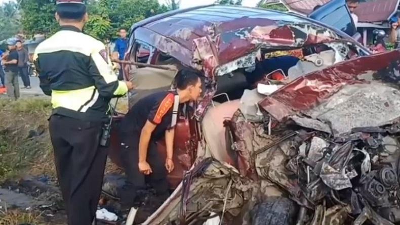 Identitas 5 Korban Tewas Kecelakaan Maut Toyota Avanza Vs Bus Bintang Timur di Luwu Timur