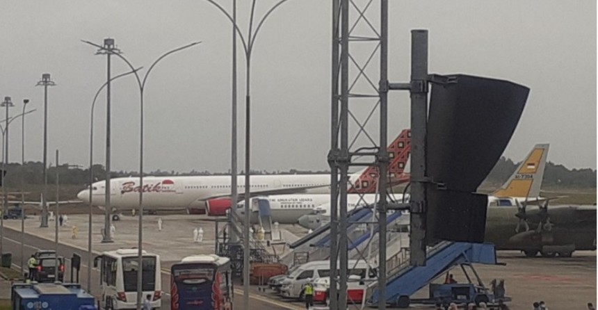 243 WNI dari Wuhan Mendarat di Batam