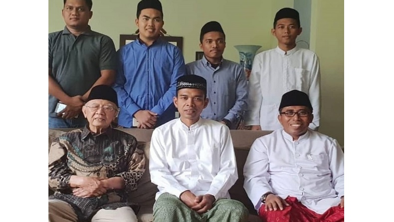 Ustaz Abdul Somad Pajang Foto Bersama Gus Sholah di Instagram