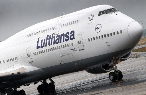 Virus Korona Tewaskan 425 Orang, Maskapai Jerman Lufthansa Perpanjang Larangan Terbang dari dan ke China