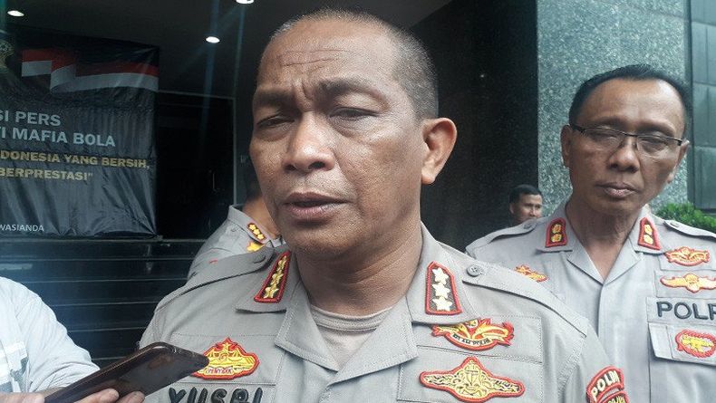 Polisi Olah TKP Aksi Koboi Pengemudi Fortuner di Duren Sawit