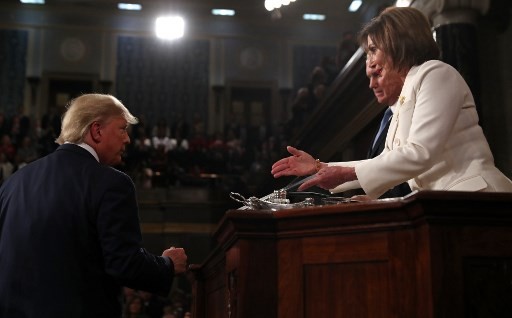 Di Pidato Kenegaraan, Trump Tolak Bersalaman dengan Ketua DPR AS Pelosi