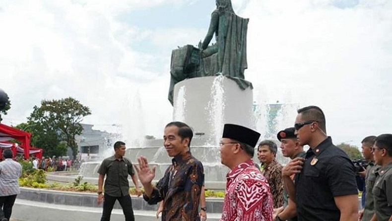 Resmikan Monumen di Bengkulu, Jokowi Ingatkan Sikap Negarawan Ibu Fatmawati