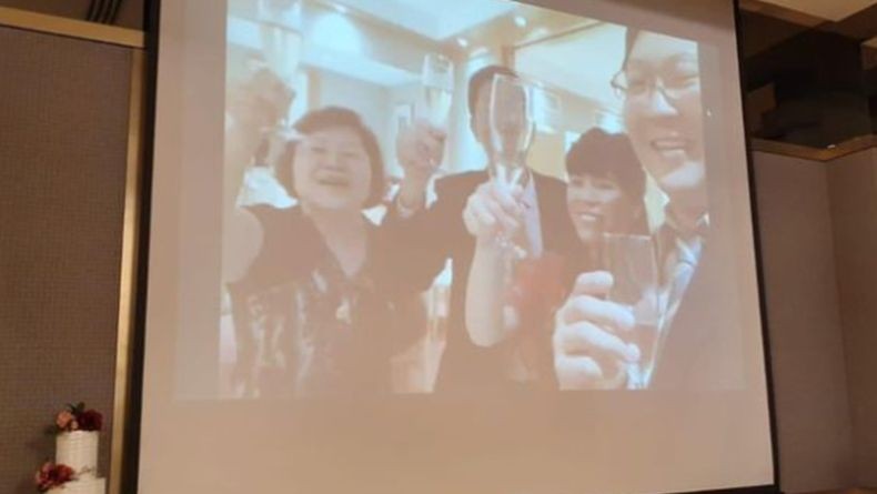 Tamu Takut Virus Korona, Pengantin Ini Gelar Pernikahan Lewat Live Streaming