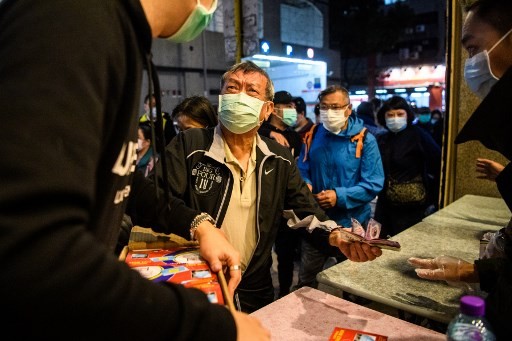 Pasangan Taiwan Positif Virus Korona, Diduga Terinfeksi saat Penerbangan dari Hong Kong ke Italia