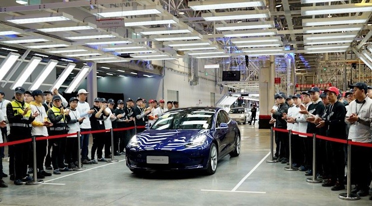 Sempat Terhenti akibat Virus Korona, Pabrik Mobil Listrik Tesla di Shanghai Beroperasi Besok