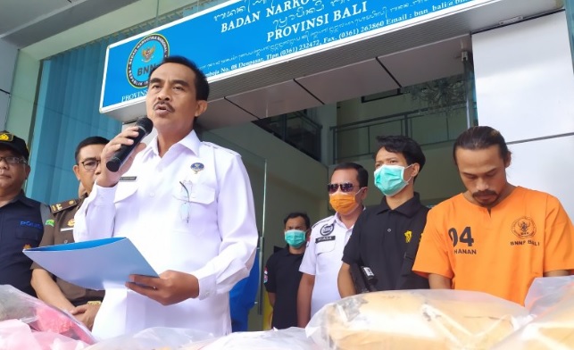 BNN Bali Musnahkan 28 Kg Ganja Kering Siap Edar Milik Pelatih Surfing