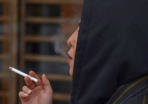 Kisah Perempuan Saudi Memutuskan Merokok di Depan Umum, Rahasia yang Kini Terungkap