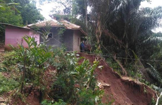 Longsor di Cisewu Garut, Satu Orang Tewas Tertimbun