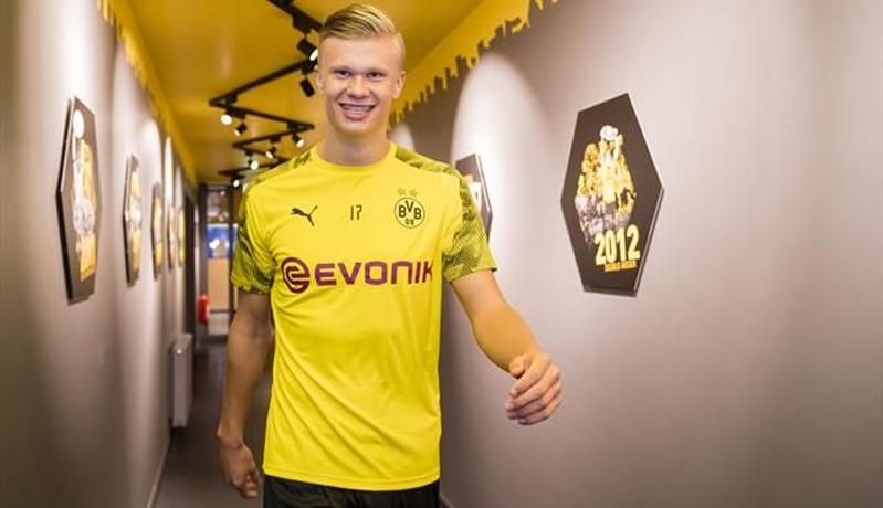 Borussia Dortmund Menang Besar, Erling Braut Haaland Ukir Rekor