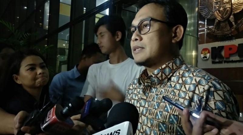KPK Bawa Saksi Kasus Suap Bansos Covid ke Tempat Lain, Ada Apa?