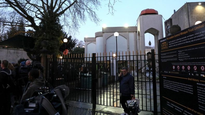 Jamaah Ditikam saat Salat di Masjid London, PM Johnson: Saya Sangat Sedih
