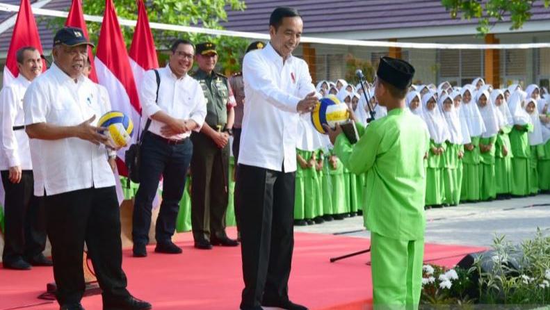 Kunjungan Kerja ke Riau, Presiden Jokowi Resmikan Madrasah di Pekanbaru