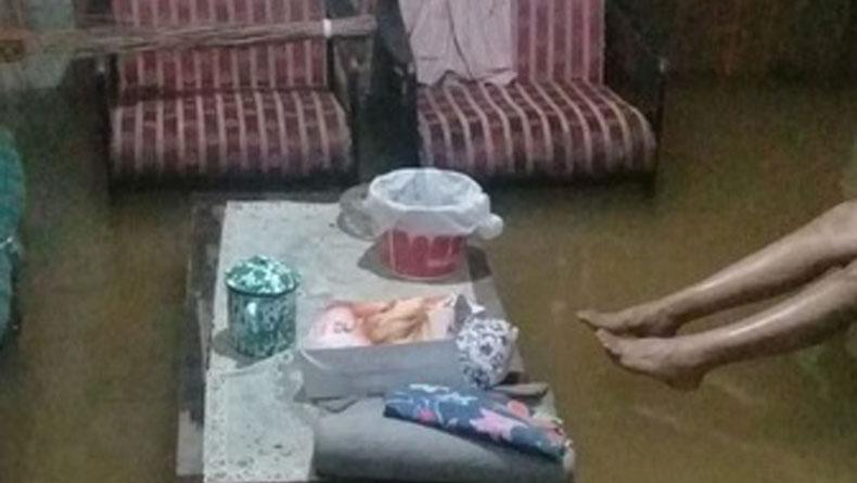 Korban Banjir Luapan Sungai Ciliwung Tempati 3 Posko Pengungsian