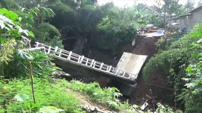 Hujan Deras, Jembatan Antardesa di Boyolali Ambruk