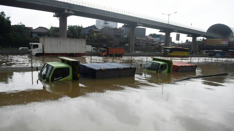 Jasa Marga Tutup Lima Gerbang Tol Jakarta-Cikampek karena Banjir