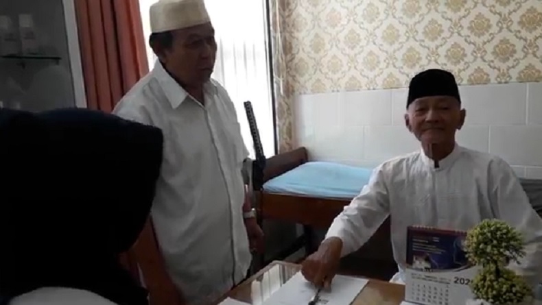 Kakek Berusia 75 Tahun di Purbalingga Baru Disunat, Pengunjung Klinik Kaget