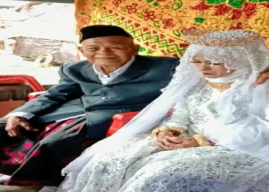 Viral Kisah Kakek Usia 103 Tahun di Wajo Nikahi Gadis 30 Tahun