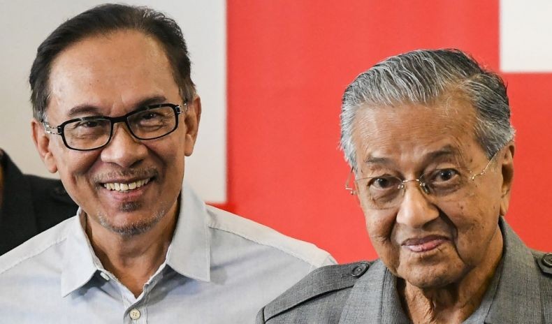 Mahathir Mohamad Ancam Putuskan Hubungan dengan Anwar Ibrahim
