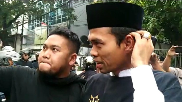 Ustaz Abdul Somad Minta Maaf Tak Bisa Bela Anies yang Di-bully Warganet