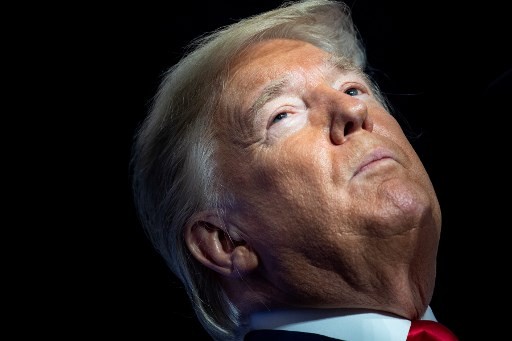 Trump Akui Tak Berani Sentuh Wajahnya Sendiri Gara-Gara Virus Korona