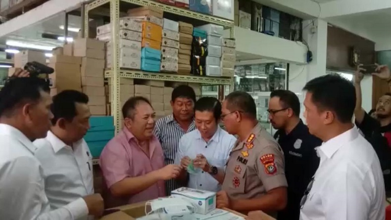 Kabareskrim Listyo Sigit Prabowo Pimpin Sidak Masker di Pasar Glodok