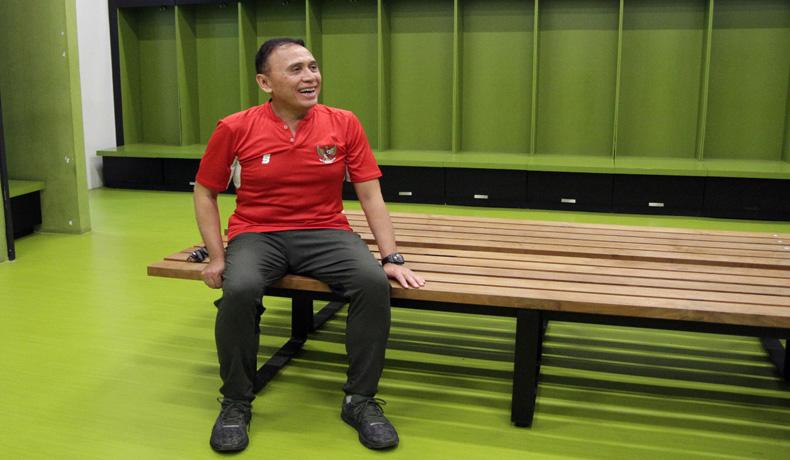 Ketum PSSI Ingin Masuk Ruang Ganti Timnas Indonesia, Netizen: Jangan Aneh-aneh, Pak!