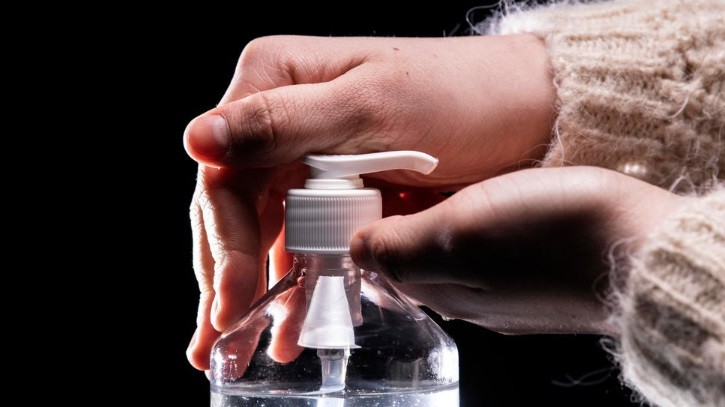 Awas, Berlebihan Gunakan Cairan Antiseptik Pembersih Tangan Berisiko Iritasi Kulit
