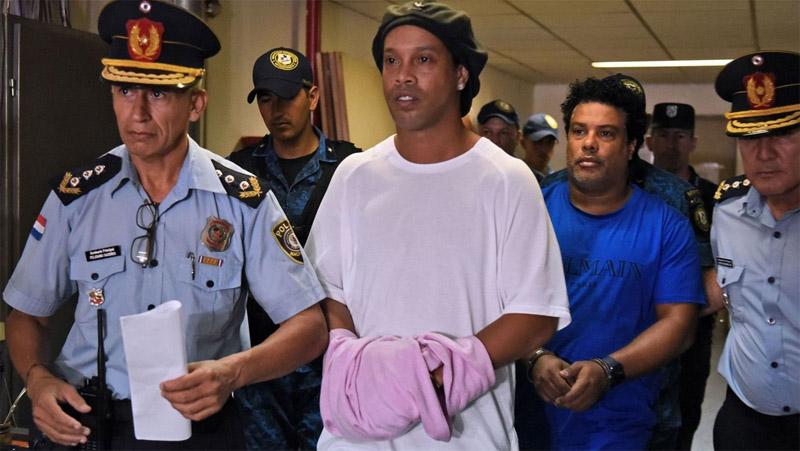 Ronaldinho Terancam Penjara 6 Bulan setelah Pembelaannya Ditolak